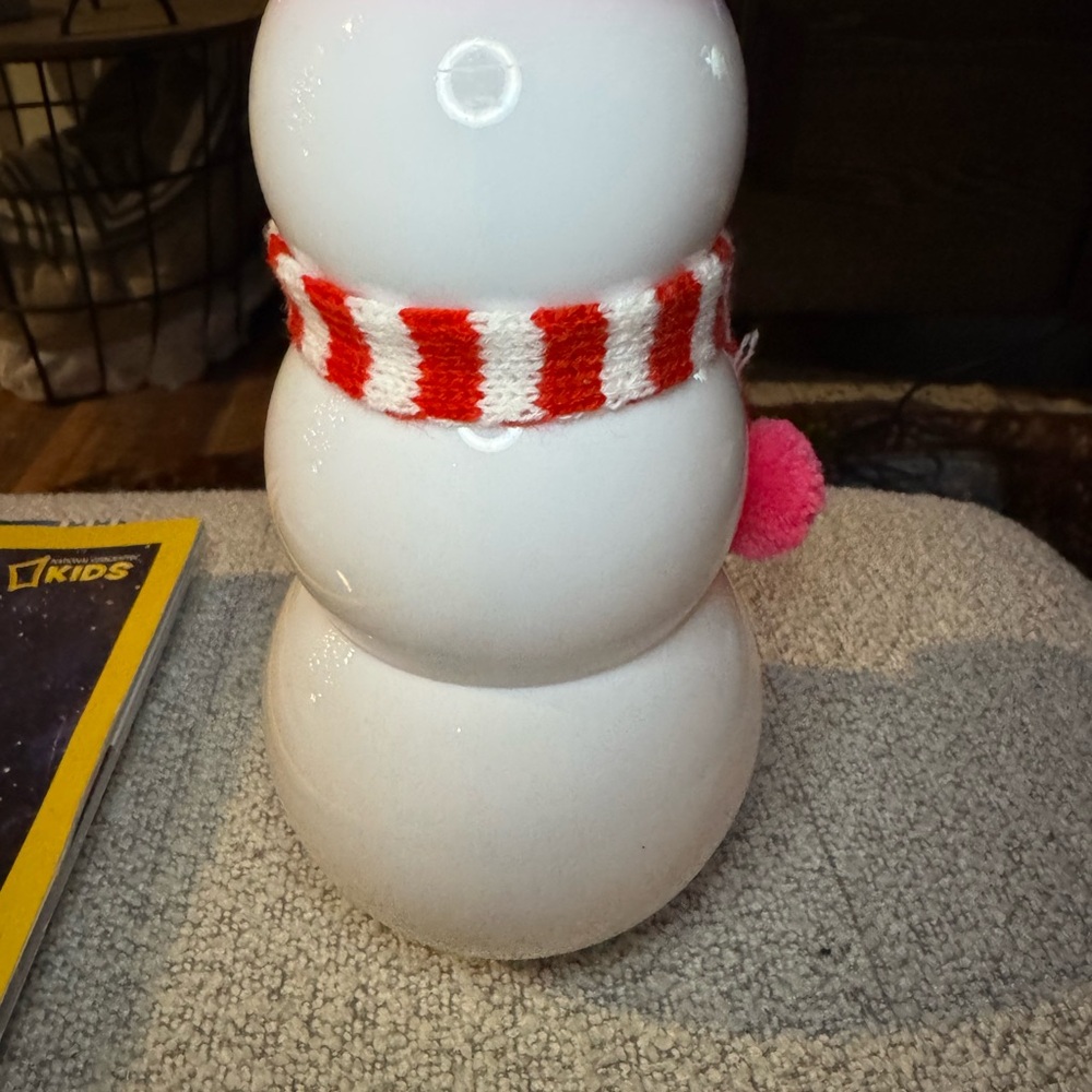 WHITE THE SNOWMAN JUMBO SIPPER CUP NWOT - Picture 4 of 6